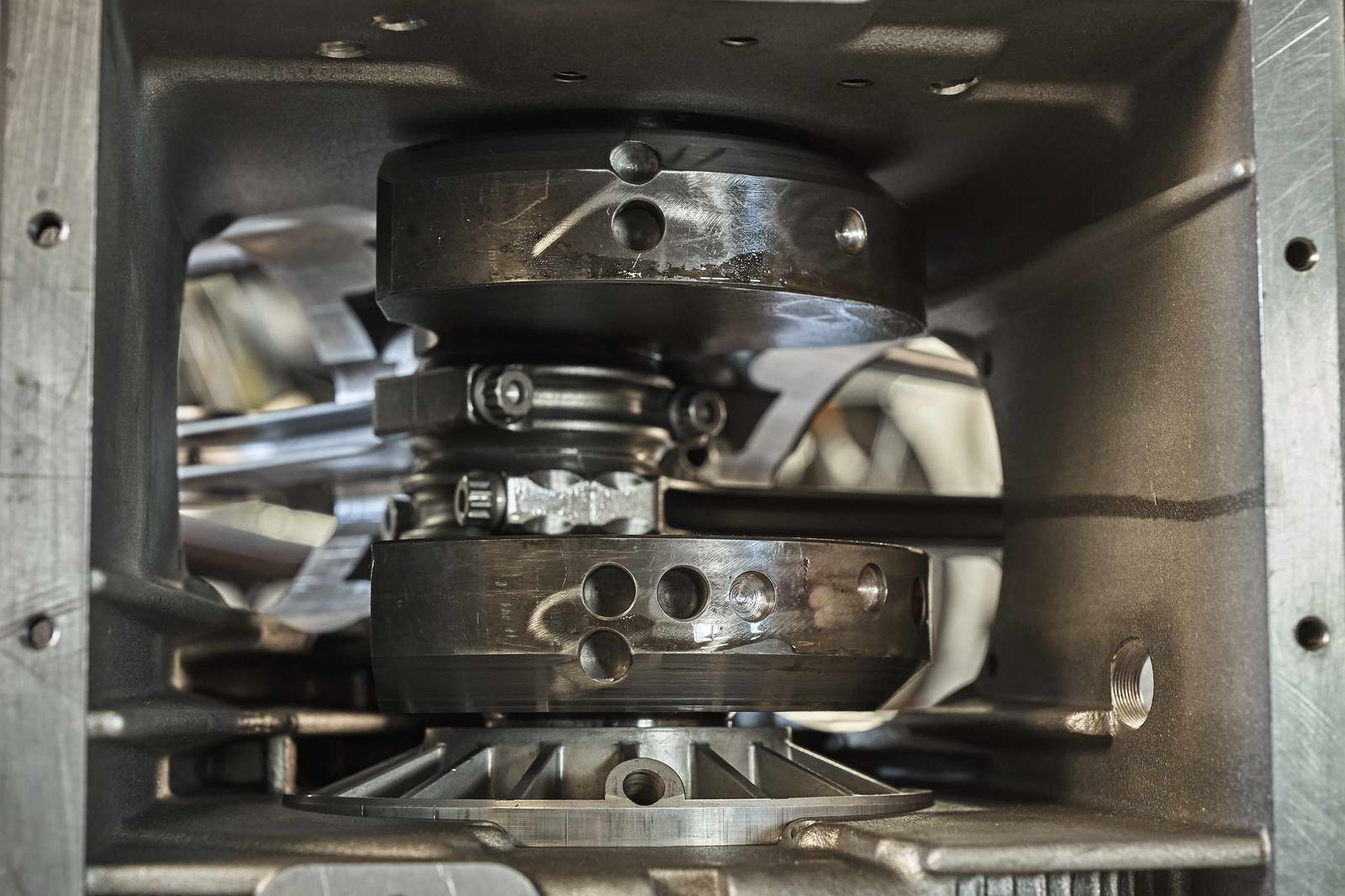 Guzzi Motor Zusammenbau René Nesselhauf